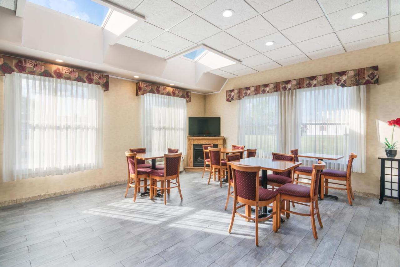Rodeway Inn Weedsport Ngoại thất bức ảnh