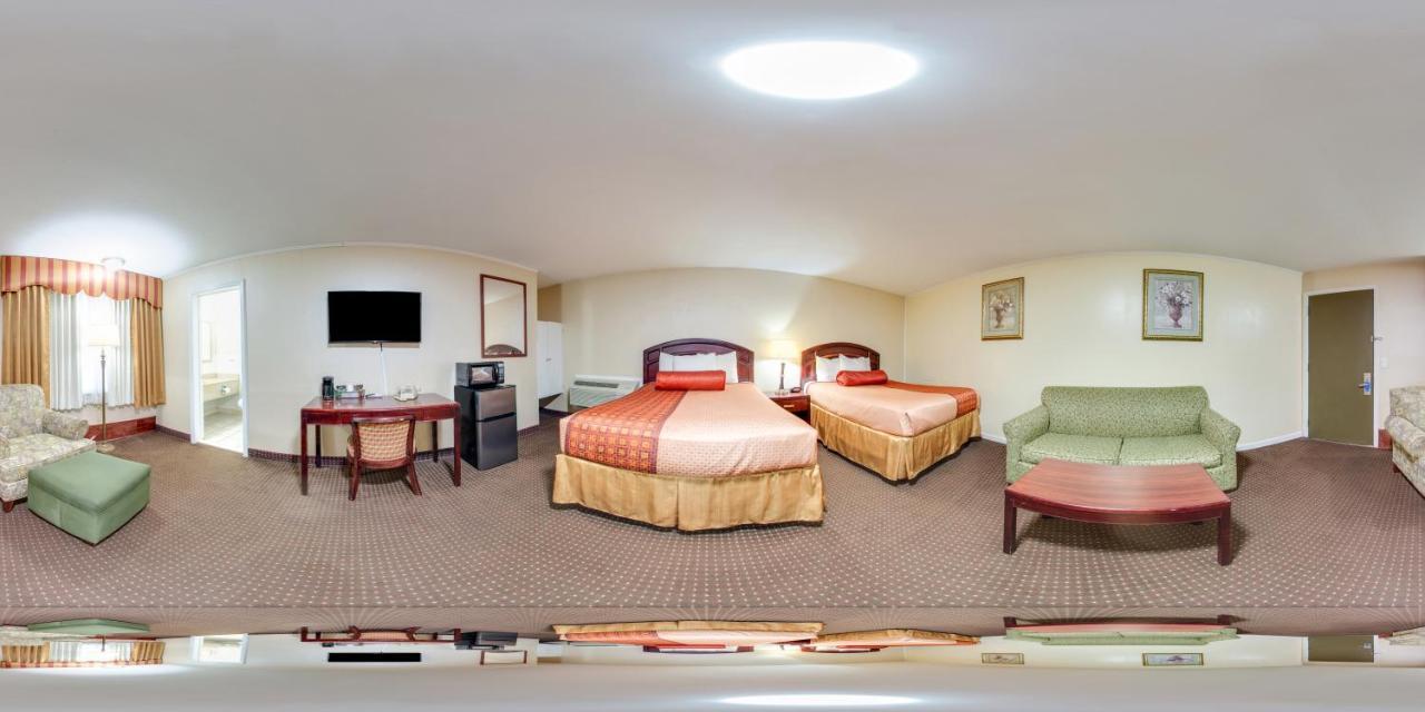 Rodeway Inn Weedsport Ngoại thất bức ảnh
