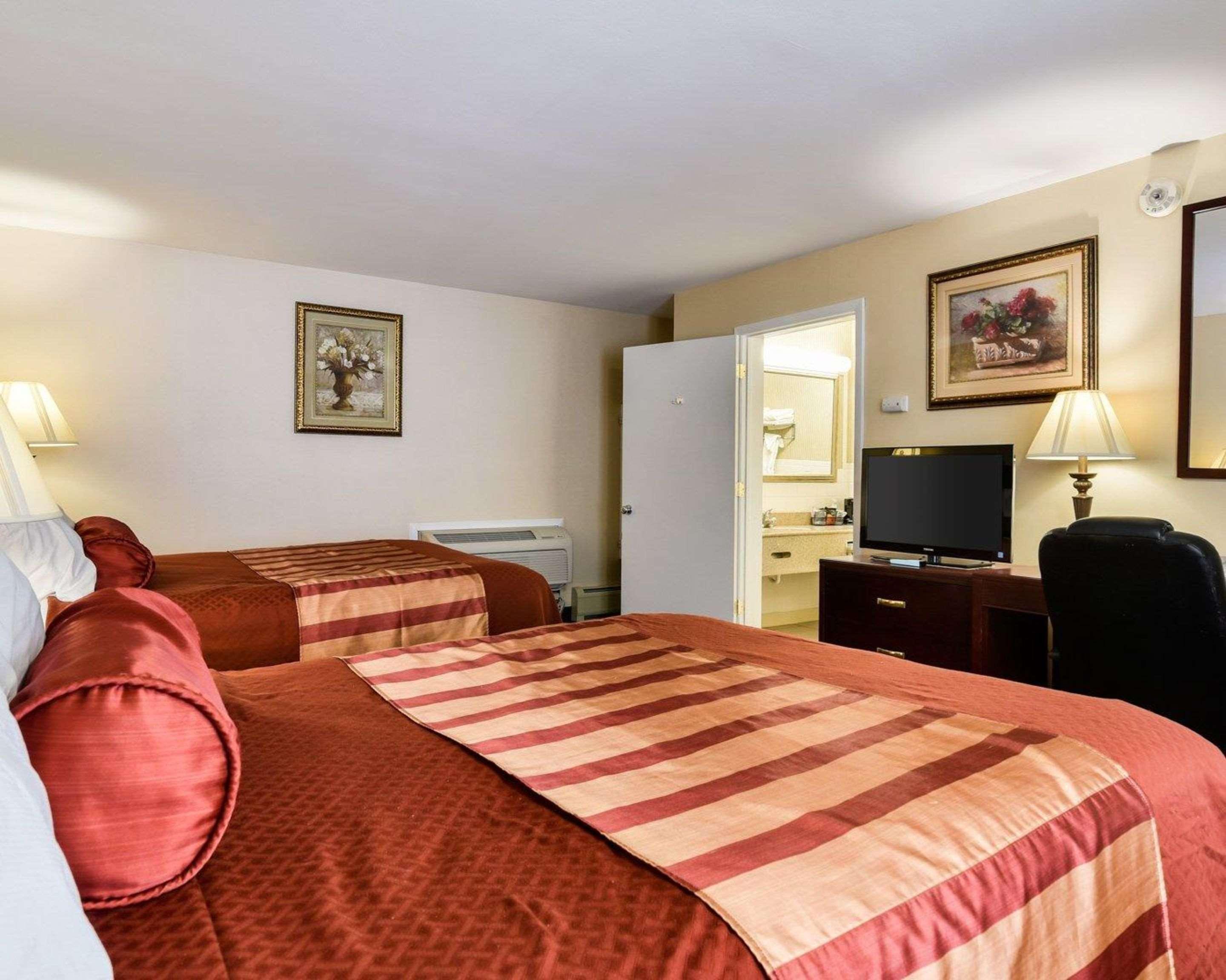 Rodeway Inn Weedsport Ngoại thất bức ảnh