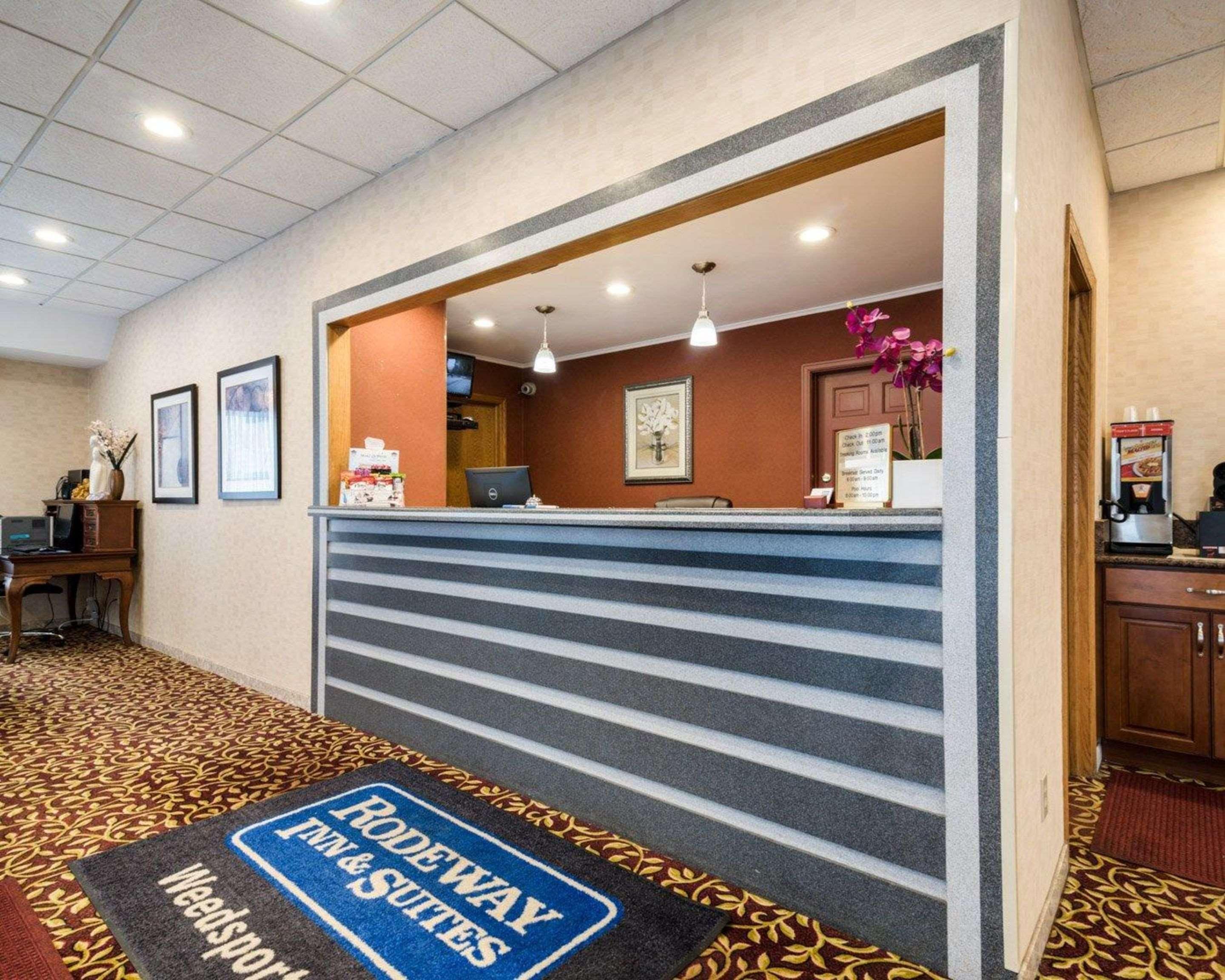 Rodeway Inn Weedsport Ngoại thất bức ảnh