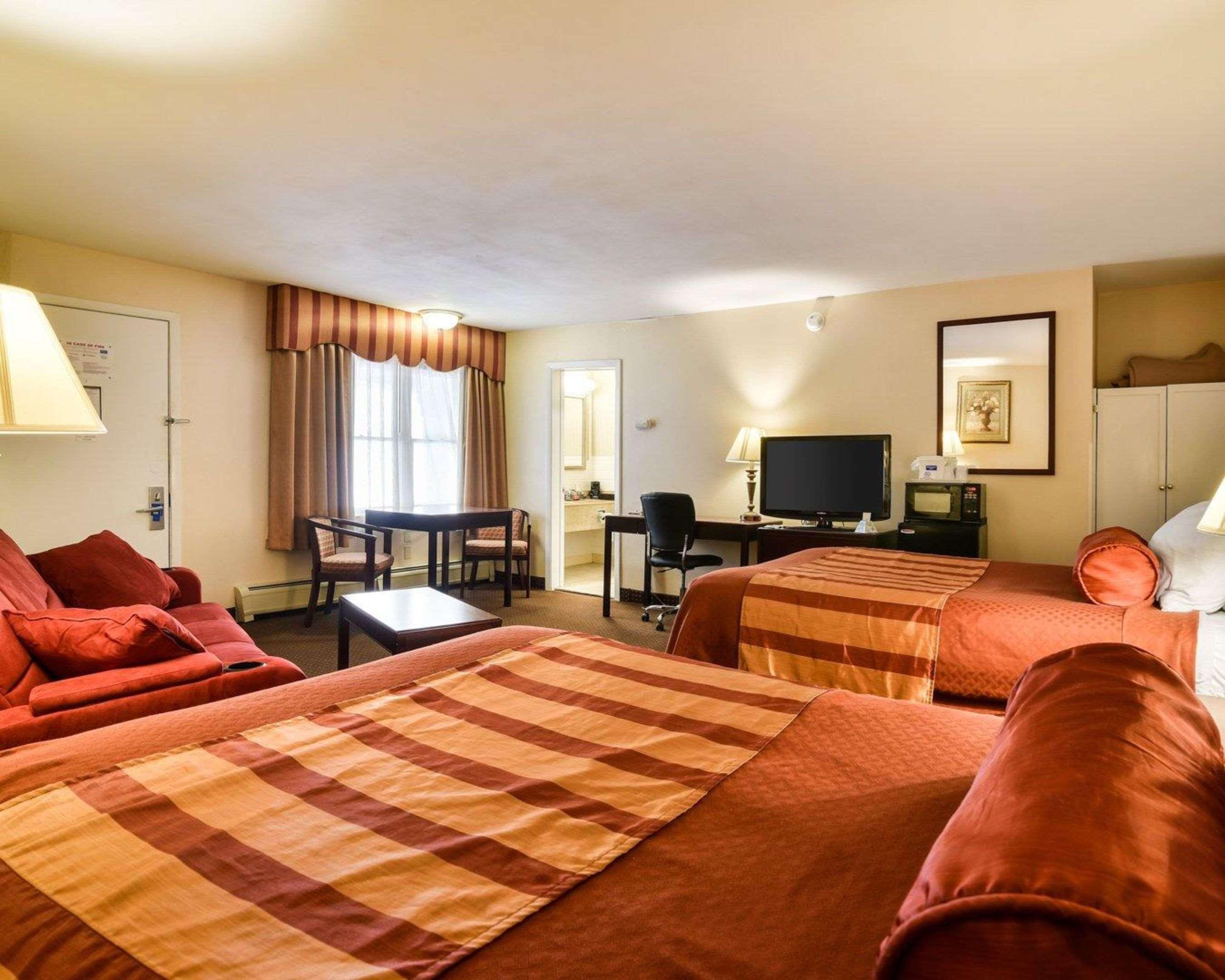 Rodeway Inn Weedsport Ngoại thất bức ảnh