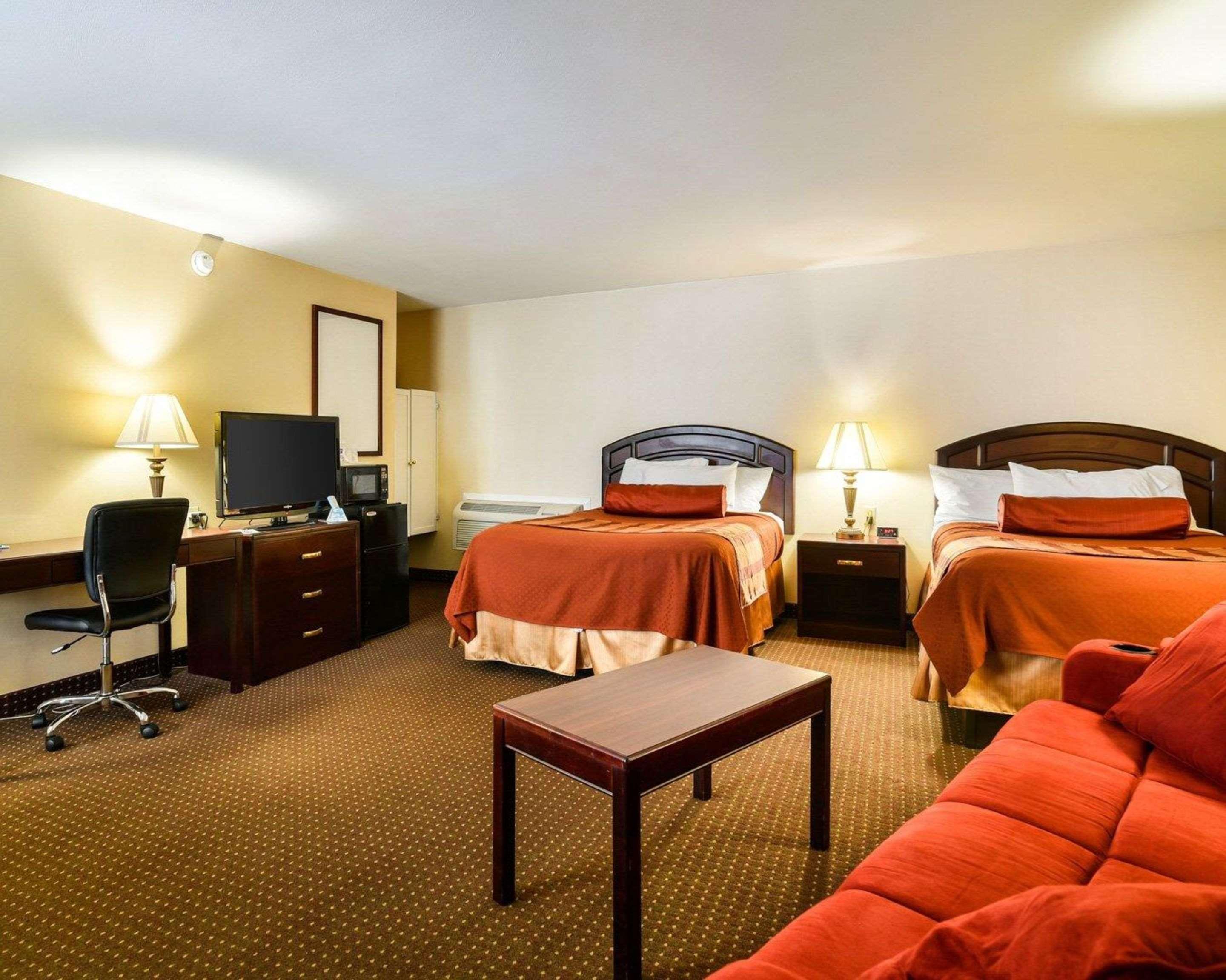Rodeway Inn Weedsport Ngoại thất bức ảnh