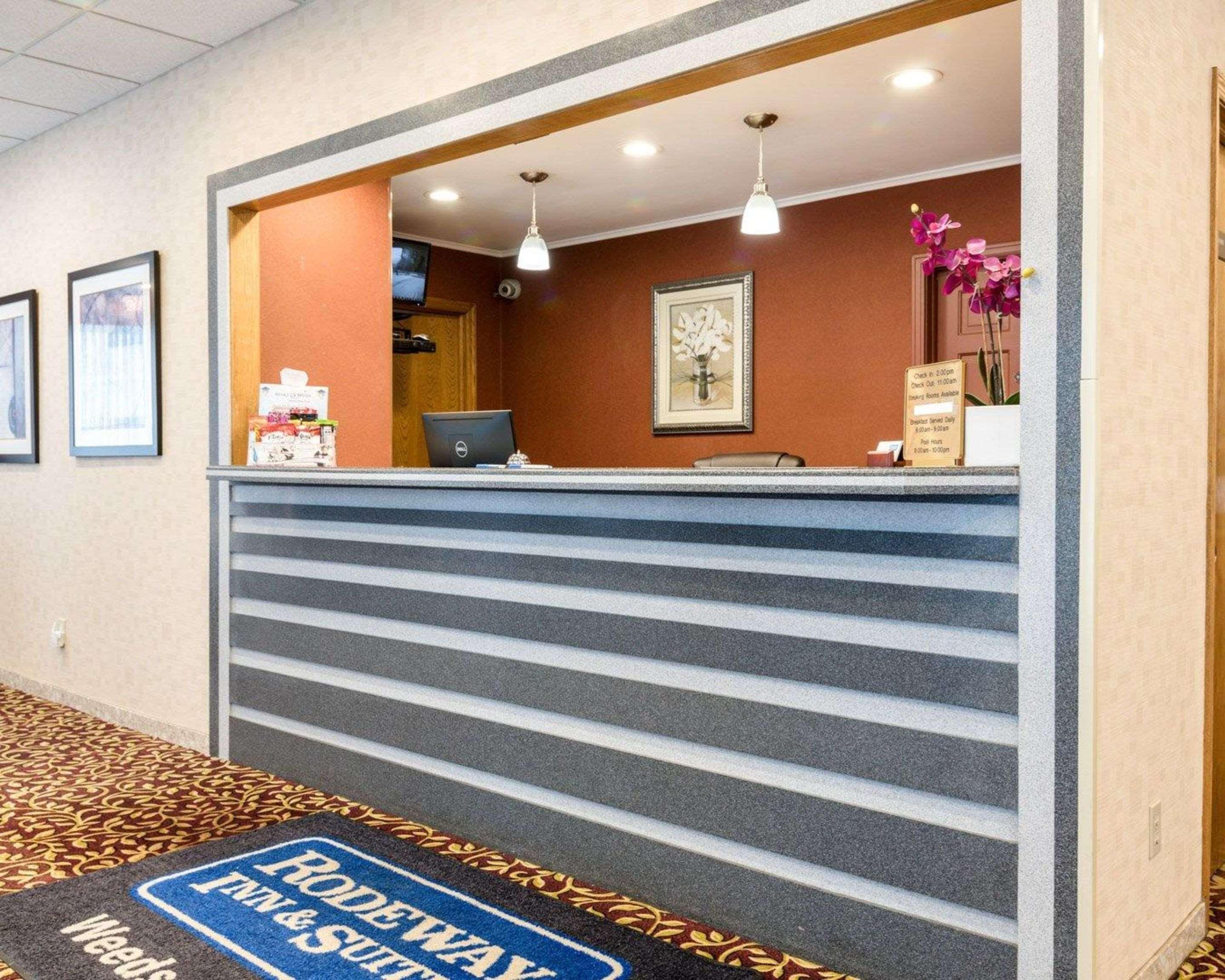 Rodeway Inn Weedsport Ngoại thất bức ảnh